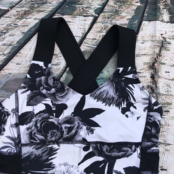 Lululemon Floral Yoga Tank - Picture 6 of 8